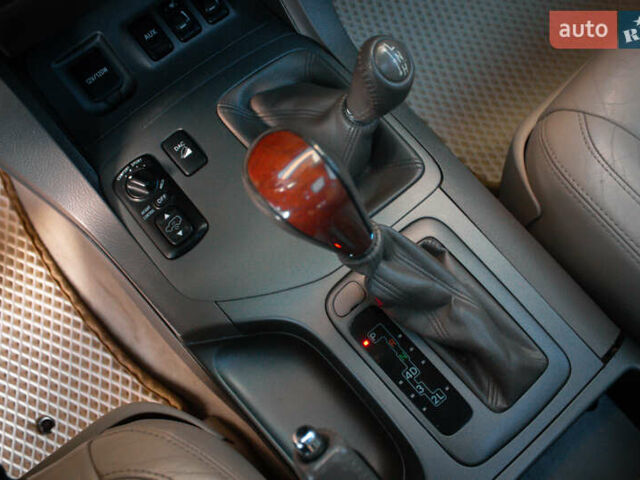 Бежевий Лексус ГХ, об'ємом двигуна 4.7 л та пробігом 203 тис. км за 18500 $, фото 26 на Automoto.ua