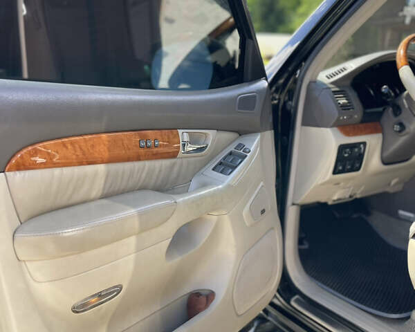 Черный Лексус ГХ, объемом двигателя 4.7 л и пробегом 200 тыс. км за 13500 $, фото 18 на Automoto.ua