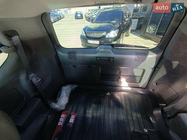 Чорний Лексус ГХ, об'ємом двигуна 4.7 л та пробігом 250 тис. км за 15440 $, фото 14 на Automoto.ua