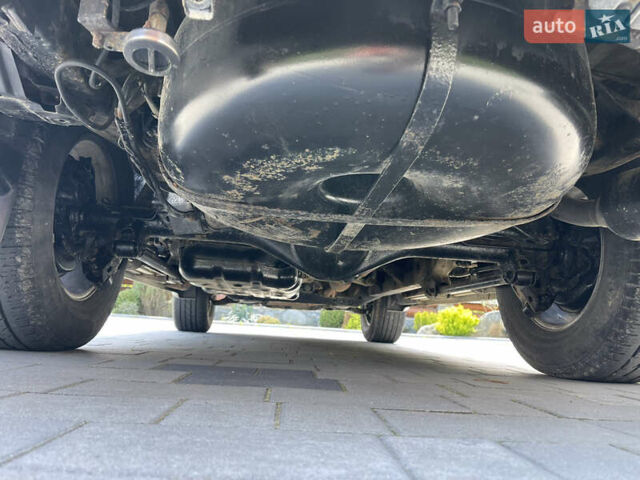 Черный Лексус ГХ, объемом двигателя 4.7 л и пробегом 200 тыс. км за 13500 $, фото 33 на Automoto.ua