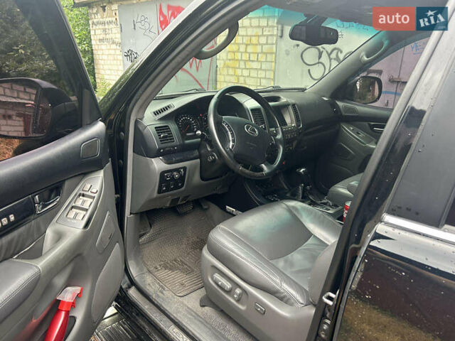 Черный Лексус ГХ, объемом двигателя 4.7 л и пробегом 275 тыс. км за 12500 $, фото 1 на Automoto.ua