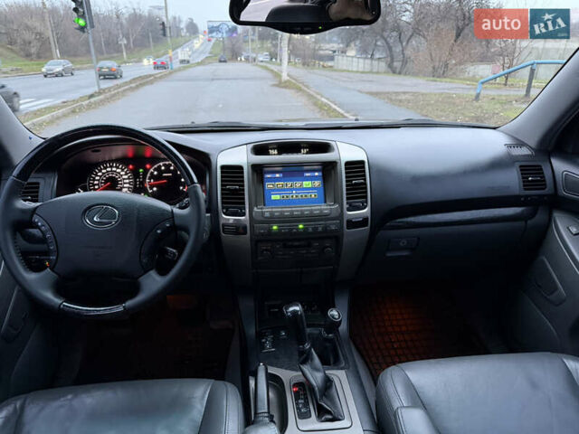 Чорний Лексус ГХ, об'ємом двигуна 4.7 л та пробігом 195 тис. км за 16300 $, фото 12 на Automoto.ua