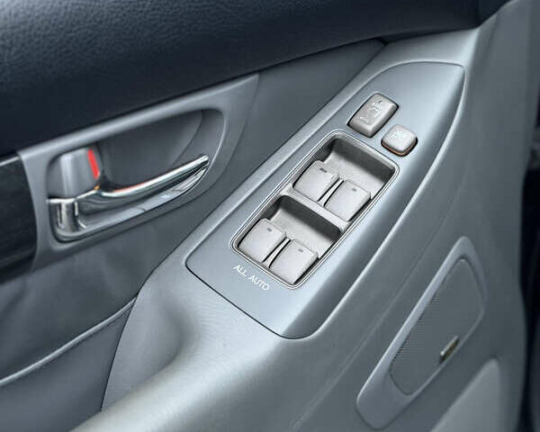 Чорний Лексус ГХ, об'ємом двигуна 4.7 л та пробігом 195 тис. км за 16300 $, фото 15 на Automoto.ua