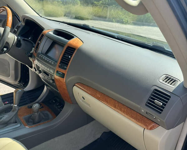 Черный Лексус ГХ, объемом двигателя 4.66 л и пробегом 215 тыс. км за 19600 $, фото 20 на Automoto.ua