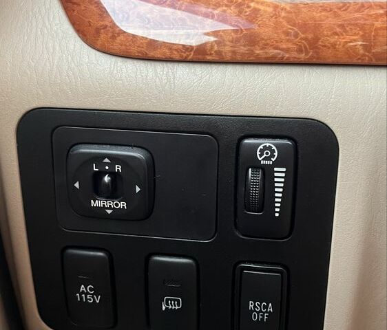 Черный Лексус ГХ, объемом двигателя 4.7 л и пробегом 290 тыс. км за 12700 $, фото 21 на Automoto.ua