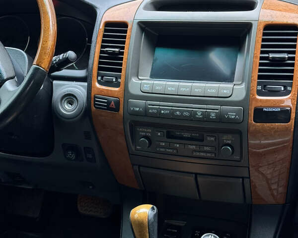 Черный Лексус ГХ, объемом двигателя 4.66 л и пробегом 323 тыс. км за 15000 $, фото 41 на Automoto.ua