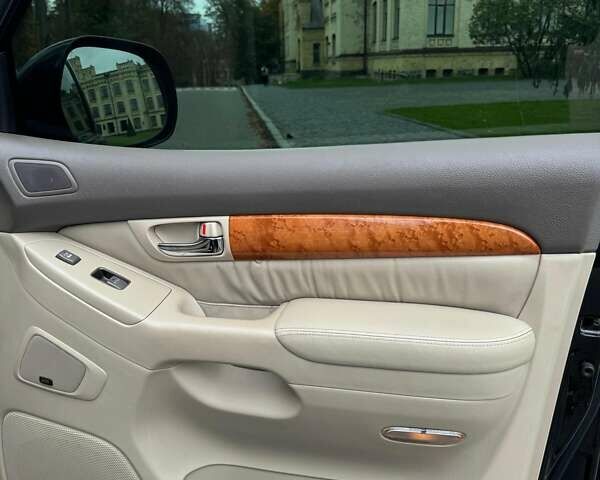 Чорний Лексус ГХ, об'ємом двигуна 4.67 л та пробігом 166 тис. км за 16900 $, фото 24 на Automoto.ua