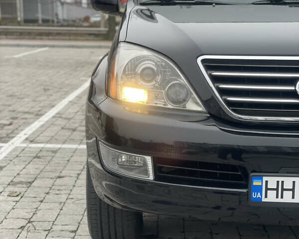 Чорний Лексус ГХ, об'ємом двигуна 4.7 л та пробігом 317 тис. км за 16800 $, фото 4 на Automoto.ua