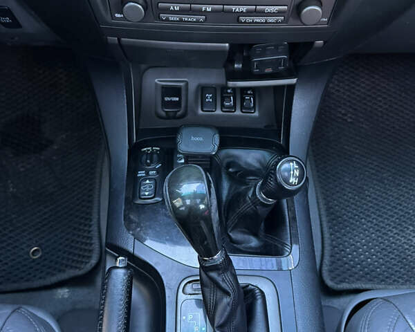 Черный Лексус ГХ, объемом двигателя 4.7 л и пробегом 300 тыс. км за 13999 $, фото 16 на Automoto.ua