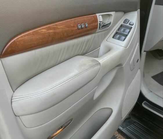Черный Лексус ГХ, объемом двигателя 4.7 л и пробегом 290 тыс. км за 12700 $, фото 12 на Automoto.ua