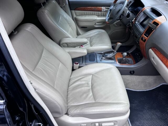 Лексус ГХ 2006 у Києві на Automoto.ua Чорний Лексус ГХ, об'ємом двигуна 4.7 л та пробігом 197 тис. км за 13500 $, фото 9 на Automoto.ua