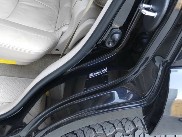 Черный Лексус ГХ, объемом двигателя 4.7 л и пробегом 200 тыс. км за 14500 $, фото 15 на Automoto.ua