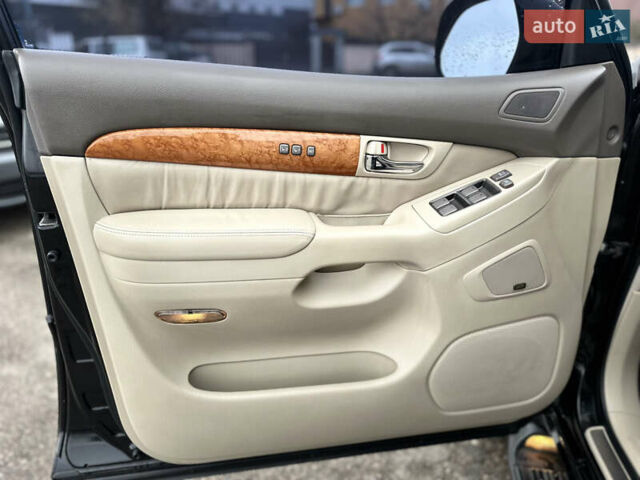 Чорний Лексус ГХ, об'ємом двигуна 4.66 л та пробігом 217 тис. км за 14700 $, фото 16 на Automoto.ua