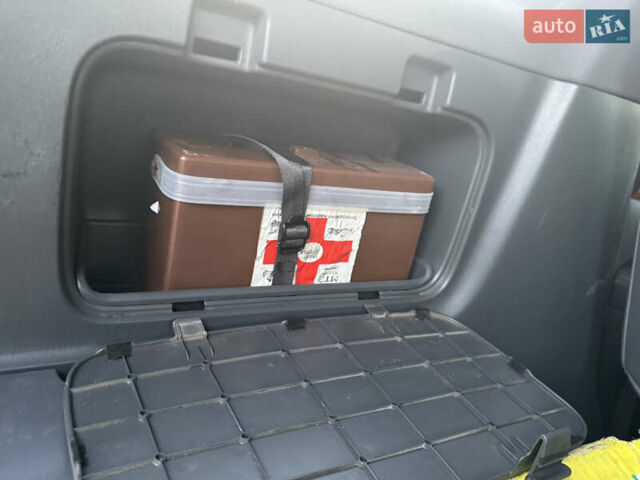 Черный Лексус ГХ, объемом двигателя 4.66 л и пробегом 321 тыс. км за 14800 $, фото 27 на Automoto.ua