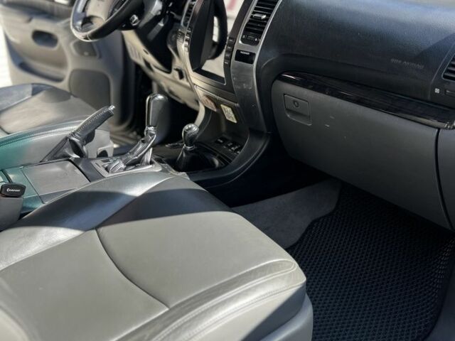 Лексус ГХ 2006 в Лозовой на Automoto.ua Черный Лексус ГХ, объемом двигателя 4.7 л и пробегом 348 тыс. км за 18200 $, фото 4 на Automoto.ua