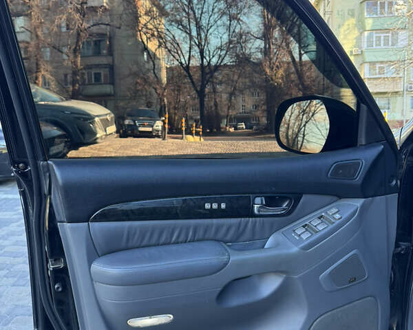 Черный Лексус ГХ, объемом двигателя 4.7 л и пробегом 300 тыс. км за 13999 $, фото 8 на Automoto.ua