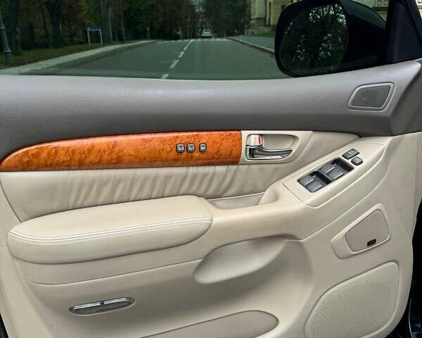Черный Лексус ГХ, объемом двигателя 4.67 л и пробегом 166 тыс. км за 16900 $, фото 8 на Automoto.ua
