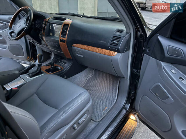 Черный Лексус ГХ, объемом двигателя 4.7 л и пробегом 250 тыс. км за 14200 $, фото 16 на Automoto.ua