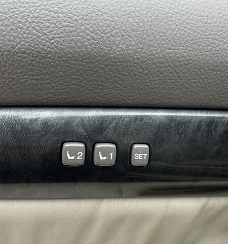 Черный Лексус ГХ, объемом двигателя 4.66 л и пробегом 234 тыс. км за 14000 $, фото 14 на Automoto.ua