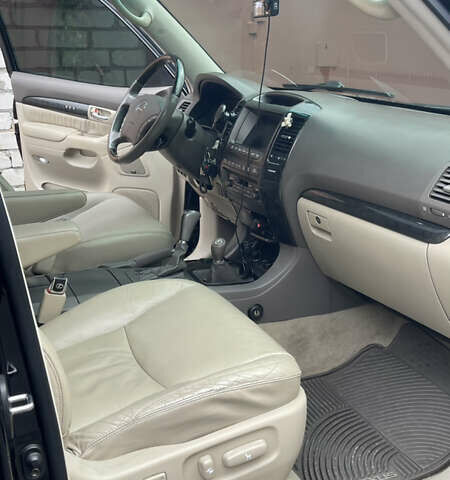 Черный Лексус ГХ, объемом двигателя 4.66 л и пробегом 234 тыс. км за 14000 $, фото 8 на Automoto.ua