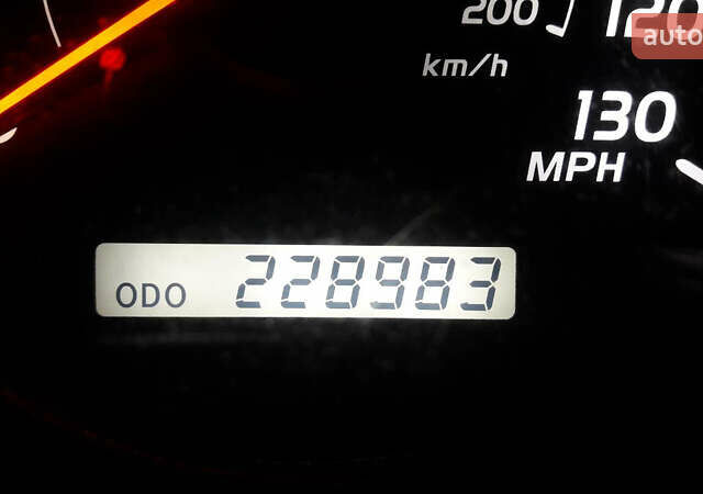 Чорний Лексус ГХ, об'ємом двигуна 4.7 л та пробігом 229 тис. км за 16000 $, фото 5 на Automoto.ua