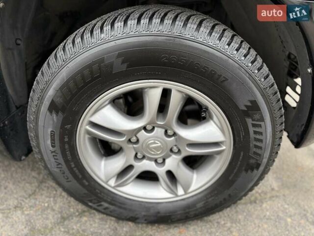 Чорний Лексус ГХ, об'ємом двигуна 4.7 л та пробігом 259 тис. км за 16500 $, фото 9 на Automoto.ua