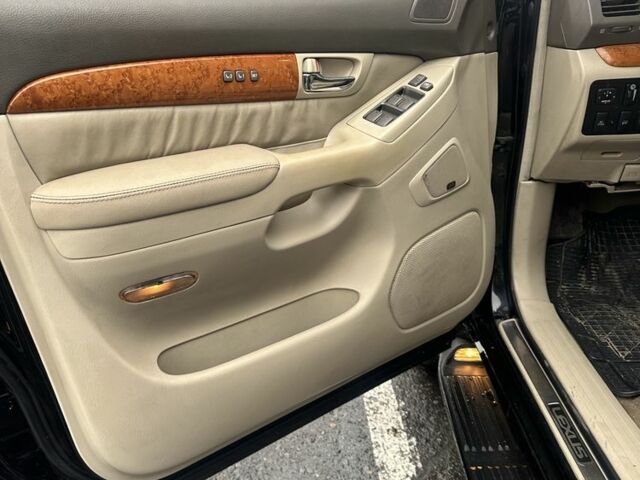 Чорний Лексус ГХ, об'ємом двигуна 4.7 л та пробігом 148 тис. км за 15000 $, фото 6 на Automoto.ua