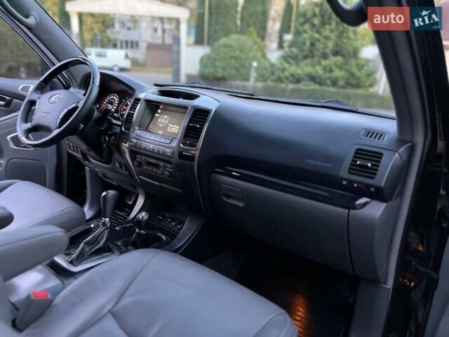 Лексус ГХ 2007 у Хмельницькому на Automoto.ua Чорний Лексус ГХ, об'ємом двигуна 4.7 л та пробігом 230 тис. км за 17900 $, фото 88 на Automoto.ua