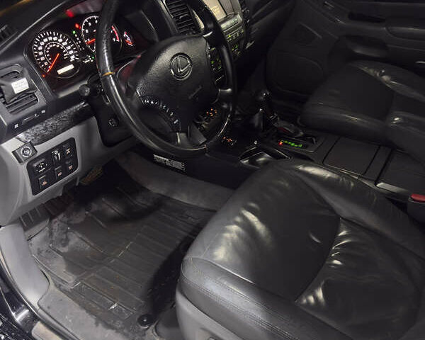 Черный Лексус ГХ, объемом двигателя 4.67 л и пробегом 270 тыс. км за 15500 $, фото 11 на Automoto.ua