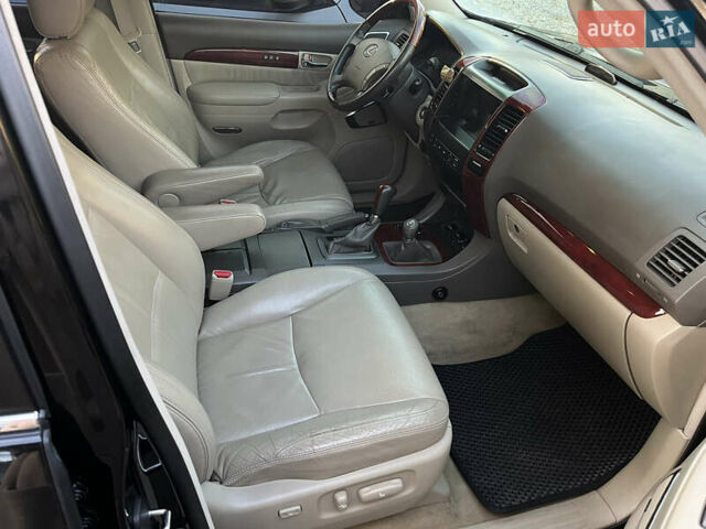 Черный Лексус ГХ, объемом двигателя 4.66 л и пробегом 271 тыс. км за 18000 $, фото 8 на Automoto.ua