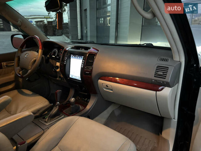 Лексус ГХ 2007 у Сарнах на Automoto.ua Чорний Лексус ГХ, об'ємом двигуна 4.7 л та пробігом 323 тис. км за 15999 $, фото 41 на Automoto.ua