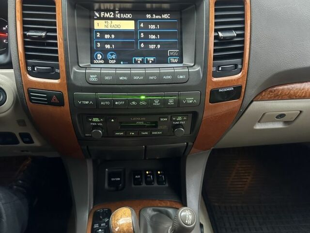 Чорний Лексус ГХ, об'ємом двигуна 4.7 л та пробігом 148 тис. км за 15000 $, фото 8 на Automoto.ua