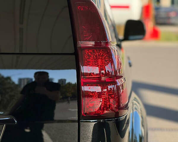 Черный Лексус ГХ, объемом двигателя 4.66 л и пробегом 186 тыс. км за 21700 $, фото 8 на Automoto.ua