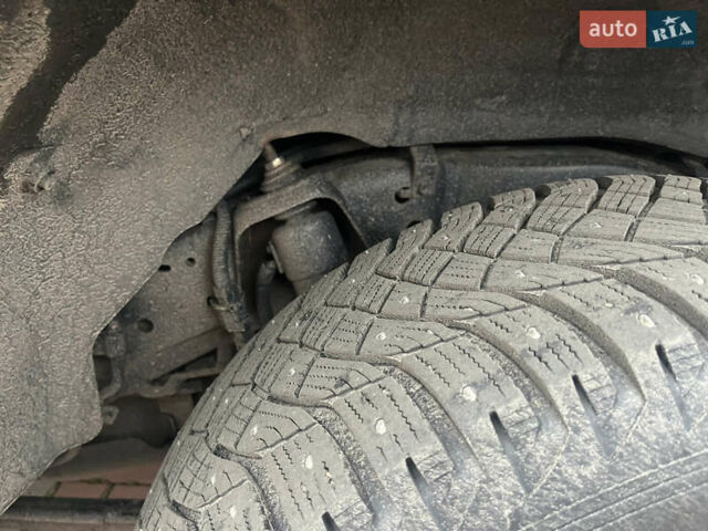 Чорний Лексус ГХ, об'ємом двигуна 4.7 л та пробігом 222 тис. км за 16500 $, фото 7 на Automoto.ua