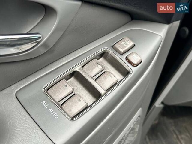 Черный Лексус ГХ, объемом двигателя 4.66 л и пробегом 367 тыс. км за 19000 $, фото 7 на Automoto.ua