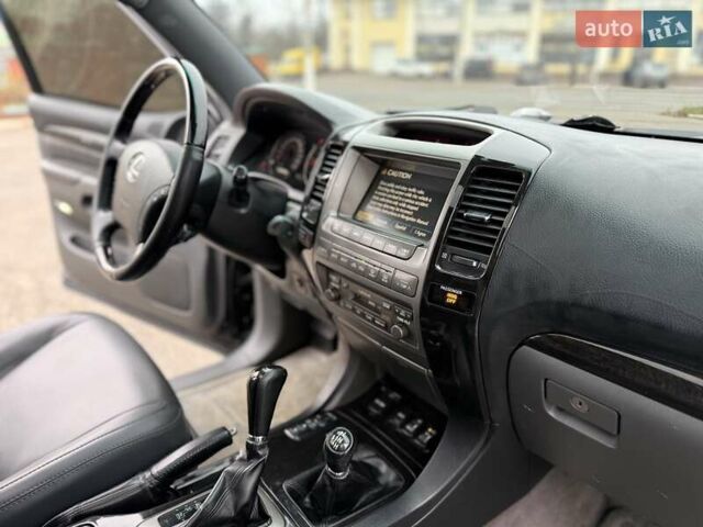 Чорний Лексус ГХ, об'ємом двигуна 4.7 л та пробігом 259 тис. км за 16500 $, фото 27 на Automoto.ua