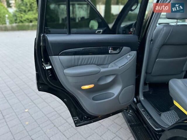 Лексус ГХ 2007 у Хмельницькому на Automoto.ua Чорний Лексус ГХ, об'ємом двигуна 4.7 л та пробігом 230 тис. км за 17900 $, фото 70 на Automoto.ua