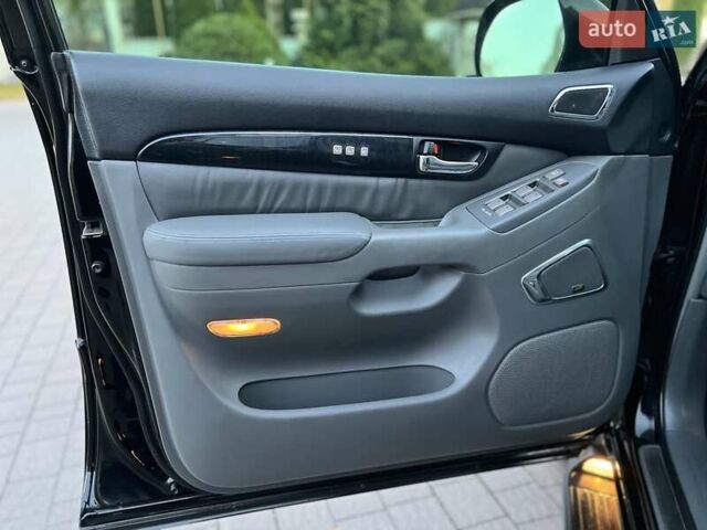 Лексус ГХ 2007 у Хмельницькому на Automoto.ua Чорний Лексус ГХ, об'ємом двигуна 4.7 л та пробігом 230 тис. км за 17900 $, фото 60 на Automoto.ua