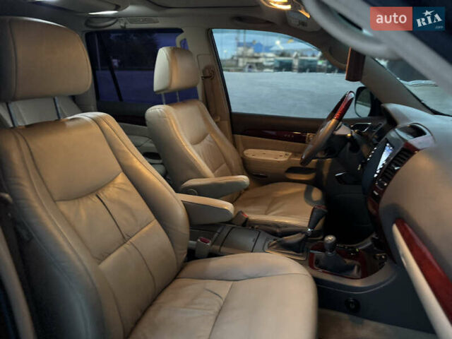 Лексус ГХ 2007 у Сарнах на Automoto.ua Чорний Лексус ГХ, об'ємом двигуна 4.7 л та пробігом 323 тис. км за 15999 $, фото 40 на Automoto.ua