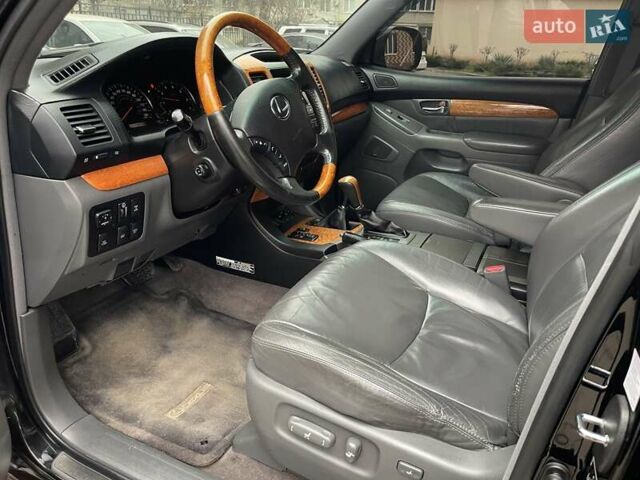 Черный Лексус ГХ, объемом двигателя 4.66 л и пробегом 210 тыс. км за 15800 $, фото 12 на Automoto.ua