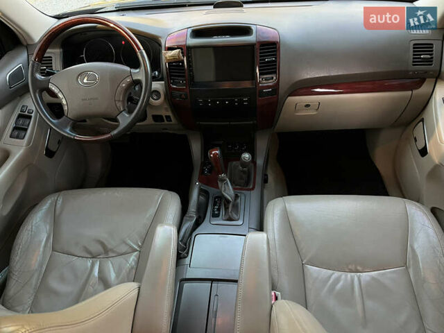Черный Лексус ГХ, объемом двигателя 4.66 л и пробегом 271 тыс. км за 18000 $, фото 7 на Automoto.ua
