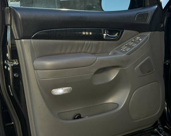 Черный Лексус ГХ, объемом двигателя 4.66 л и пробегом 285 тыс. км за 16000 $, фото 13 на Automoto.ua