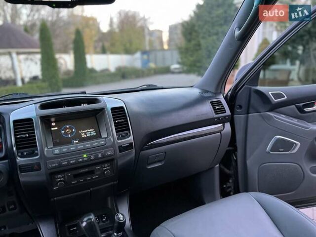 Лексус ГХ 2007 у Хмельницькому на Automoto.ua Чорний Лексус ГХ, об'ємом двигуна 4.7 л та пробігом 230 тис. км за 17900 $, фото 46 на Automoto.ua