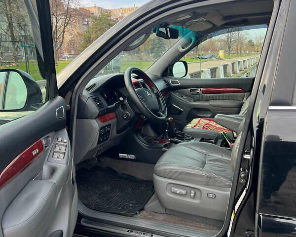 Черный Лексус ГХ, объемом двигателя 0 л и пробегом 200 тыс. км за 22499 $, фото 5 на Automoto.ua