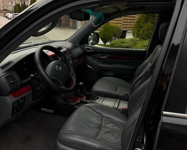 Черный Лексус ГХ, объемом двигателя 4.7 л и пробегом 200 тыс. км за 20800 $, фото 6 на Automoto.ua