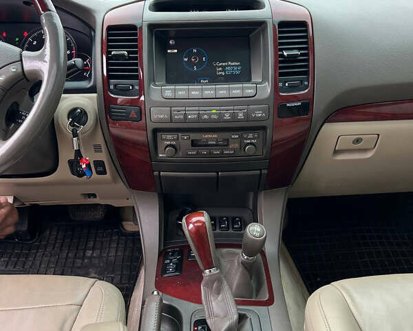 Чорний Лексус ГХ, об'ємом двигуна 4.66 л та пробігом 221 тис. км за 17300 $, фото 19 на Automoto.ua