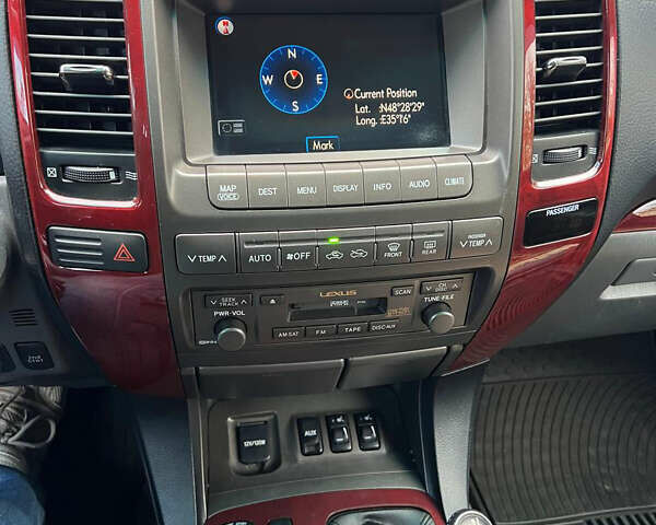 Черный Лексус ГХ, объемом двигателя 0 л и пробегом 200 тыс. км за 22499 $, фото 9 на Automoto.ua