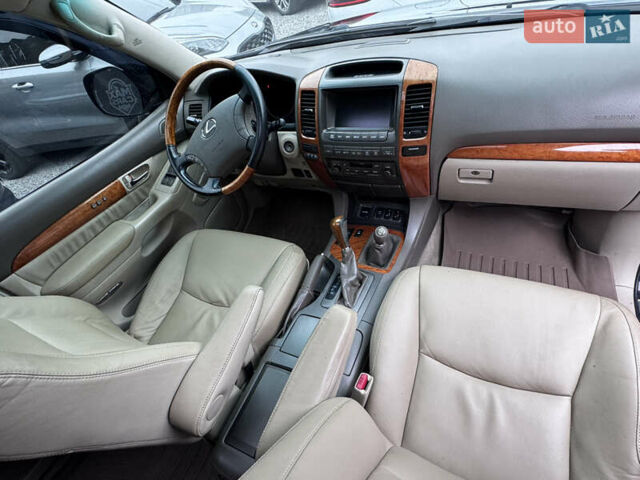 Черный Лексус ГХ, объемом двигателя 4.7 л и пробегом 230 тыс. км за 14500 $, фото 12 на Automoto.ua
