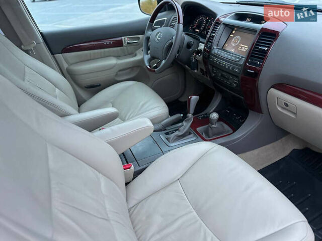 Черный Лексус ГХ, объемом двигателя 4.66 л и пробегом 128 тыс. км за 22999 $, фото 4 на Automoto.ua