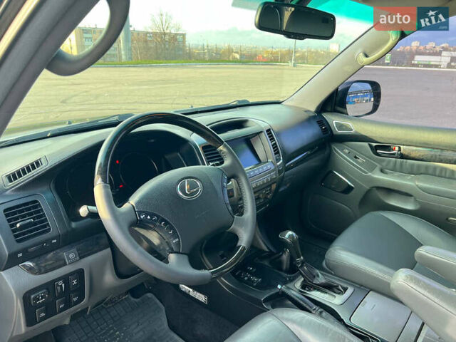 Черный Лексус ГХ, объемом двигателя 4.66 л и пробегом 190 тыс. км за 20500 $, фото 6 на Automoto.ua
